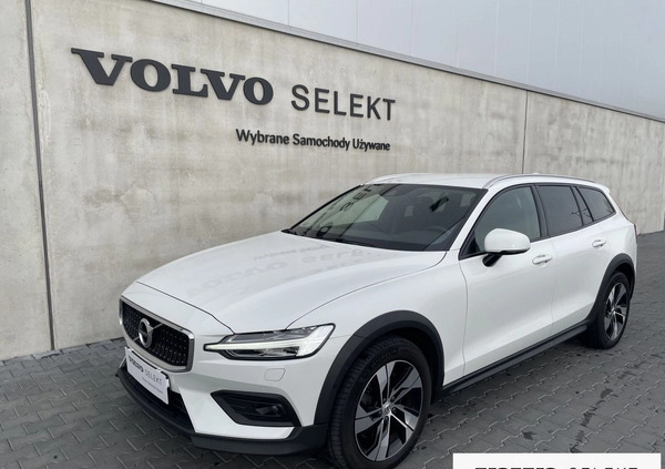 Volvo V60 Cross Country cena 170000 przebieg: 42882, rok produkcji 2021 z Poznań małe 379